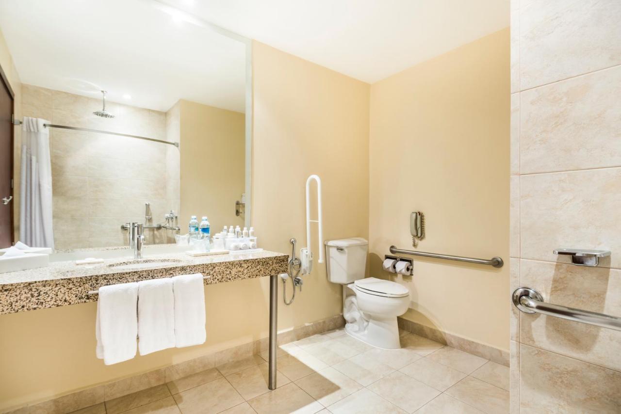 Holiday Inn Express Quito By Ihg Εξωτερικό φωτογραφία